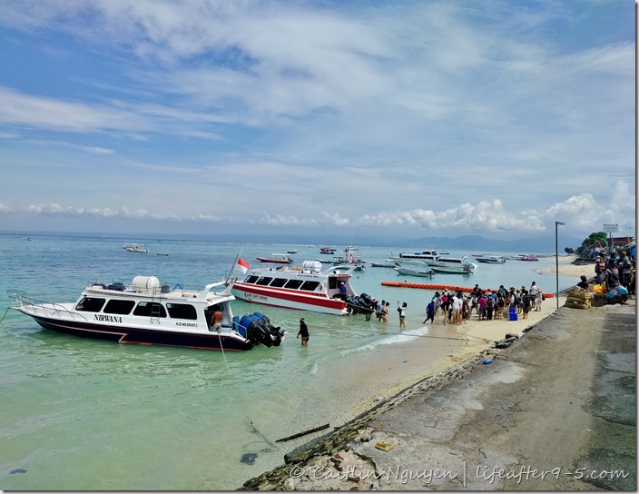 Boat to the Nusa Islands