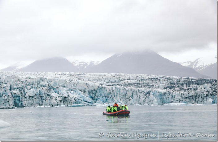 Zodiac boat tour in Jökulsárlón Glacier Lagoon